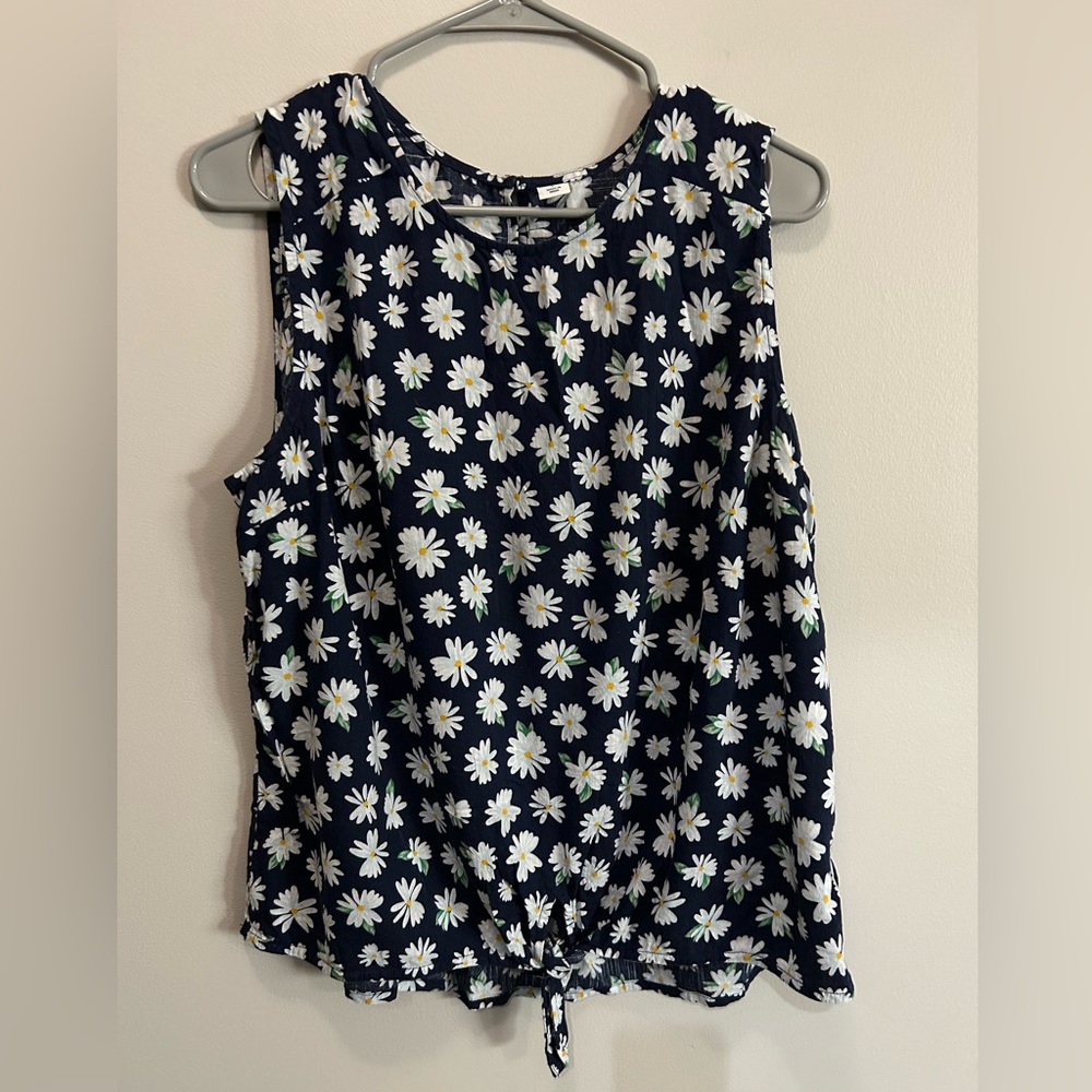 Old Navy daisy/navy tank top with tie front. Relaxed fit